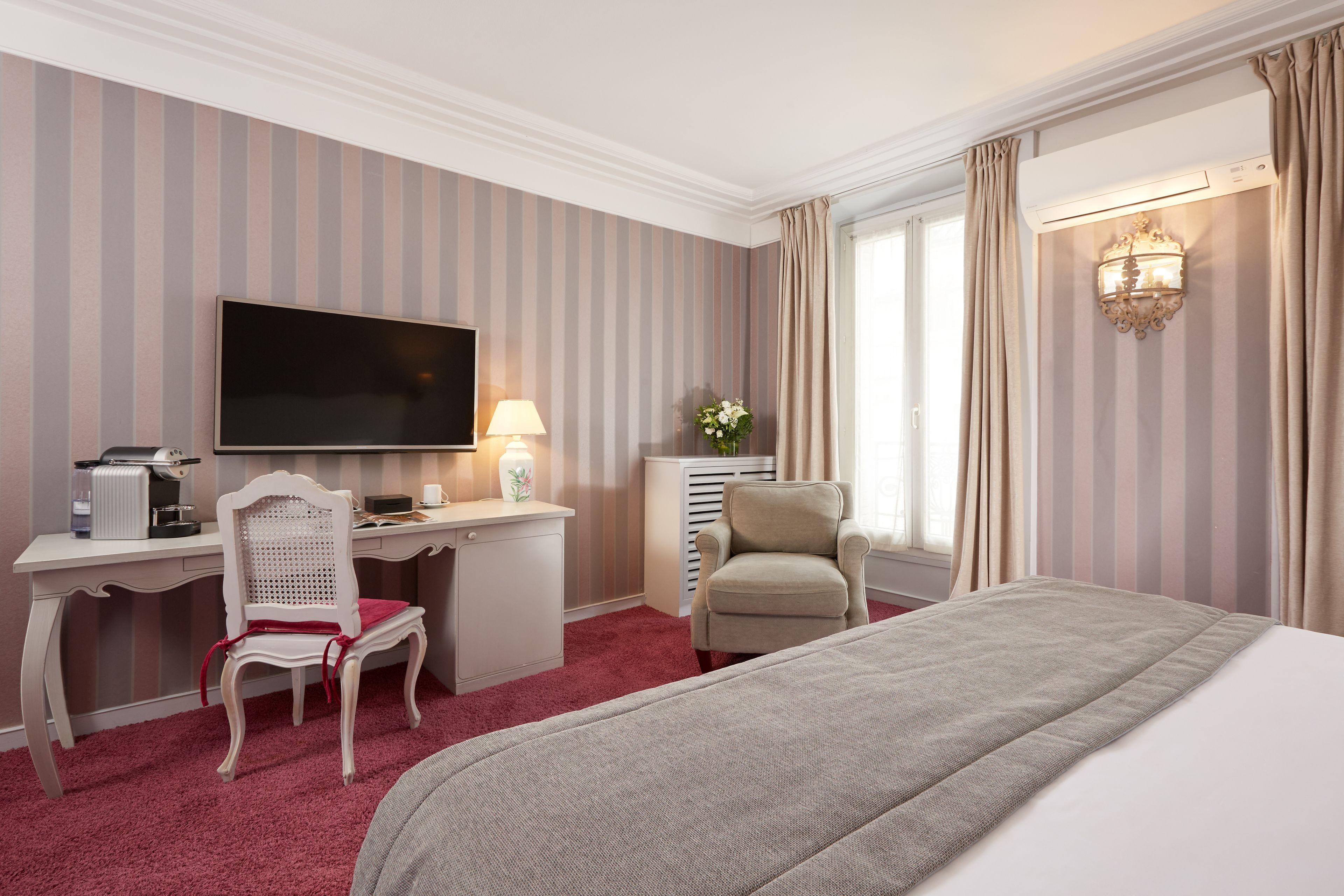 Louvre Montana Hotel 4*
