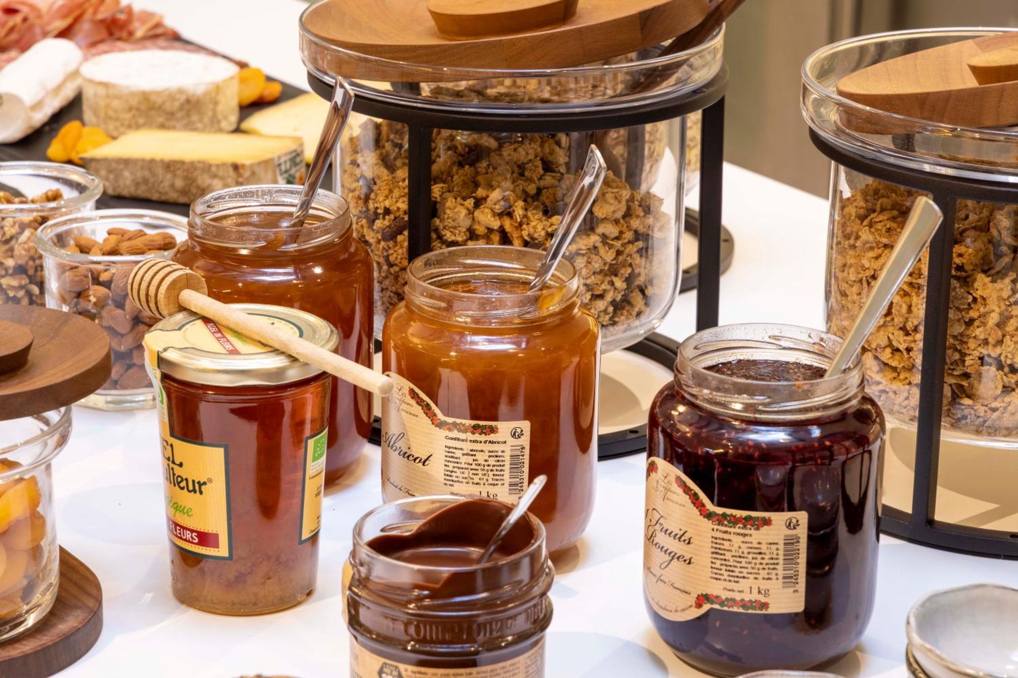 Louvre Montana Hotel 4*